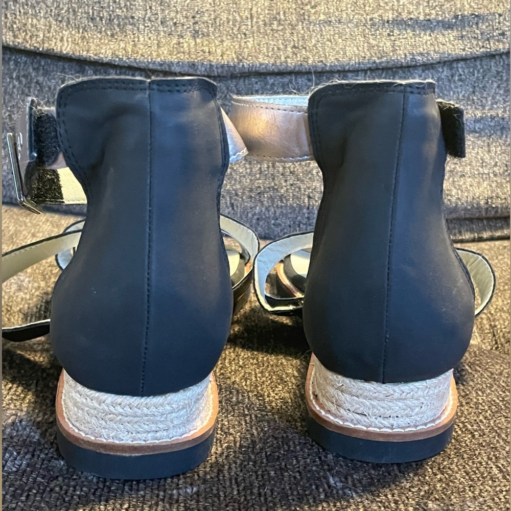 NWOT JAMBU Strappy Memory Foam Sandal - Picture 5 of 7